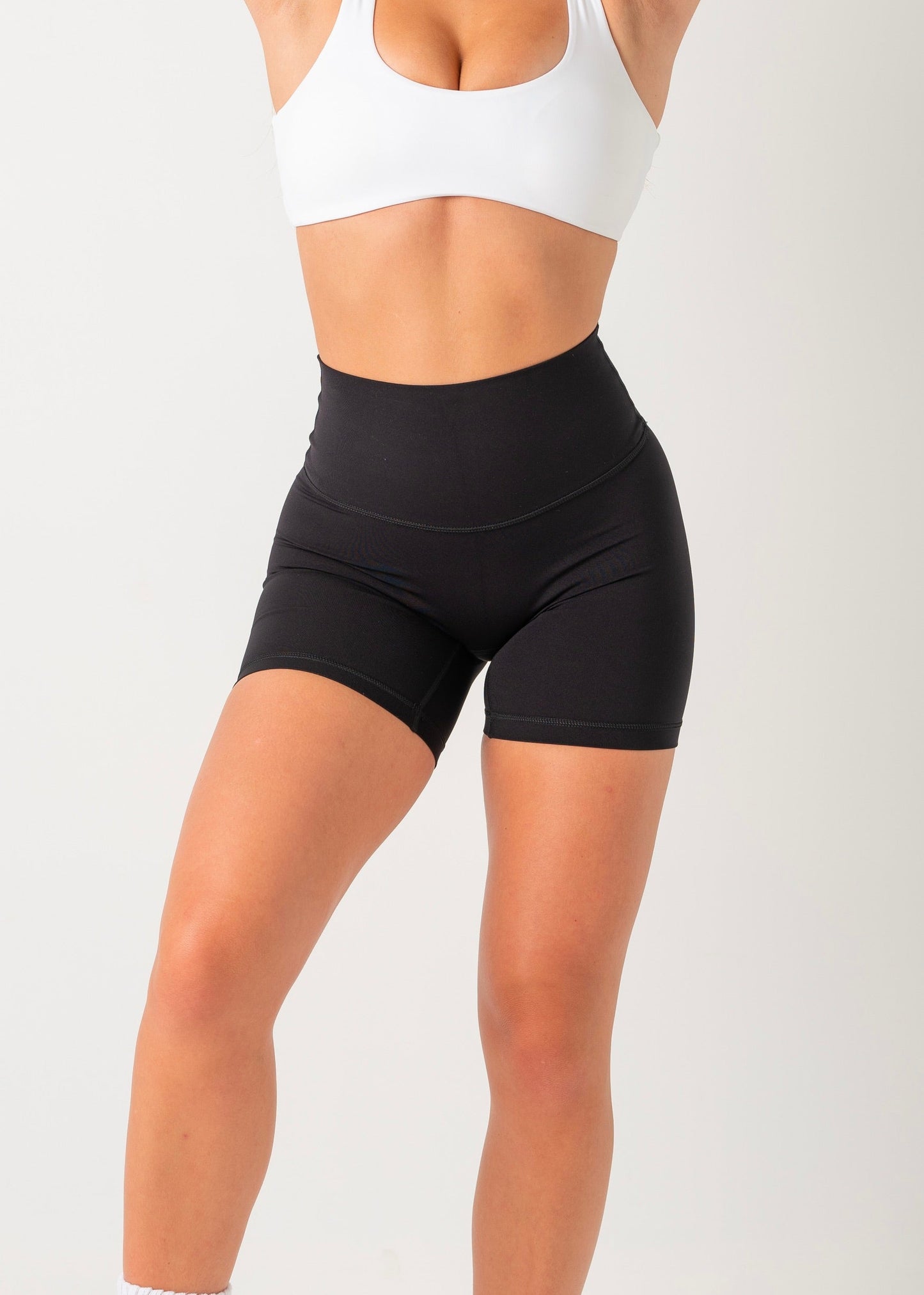 PERFORMANCE SHORTS - BLACK