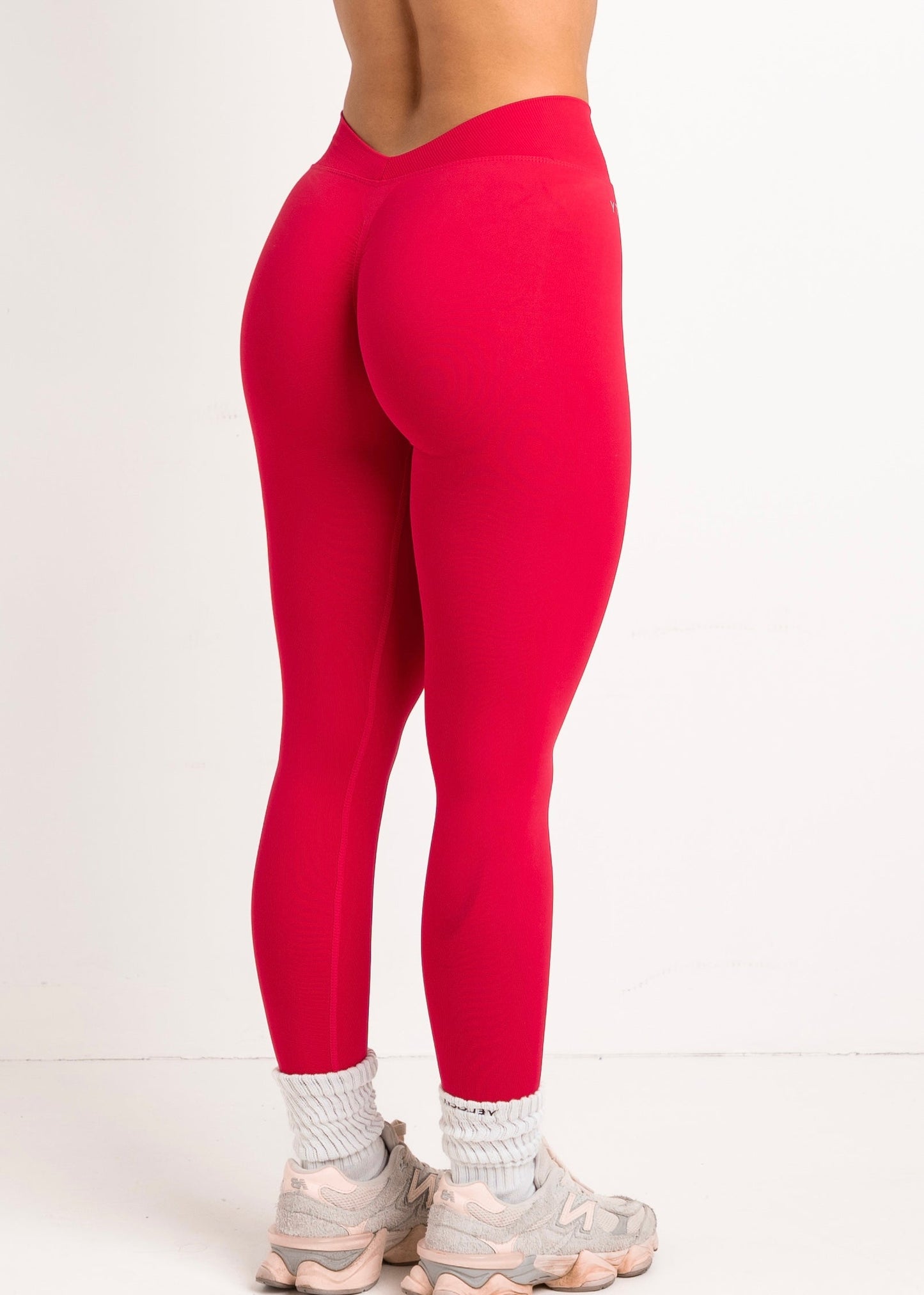 V SCULPT SEAMLESS LEGGINGS - CHERRY