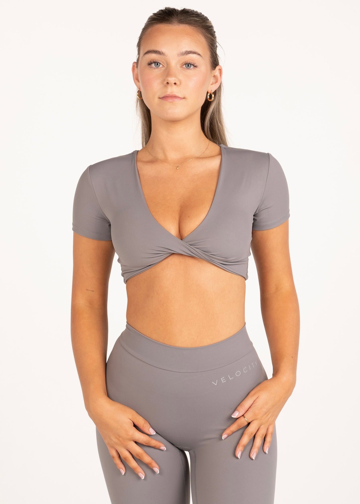 SHORT SLEEVE TWIST CROP - GREY