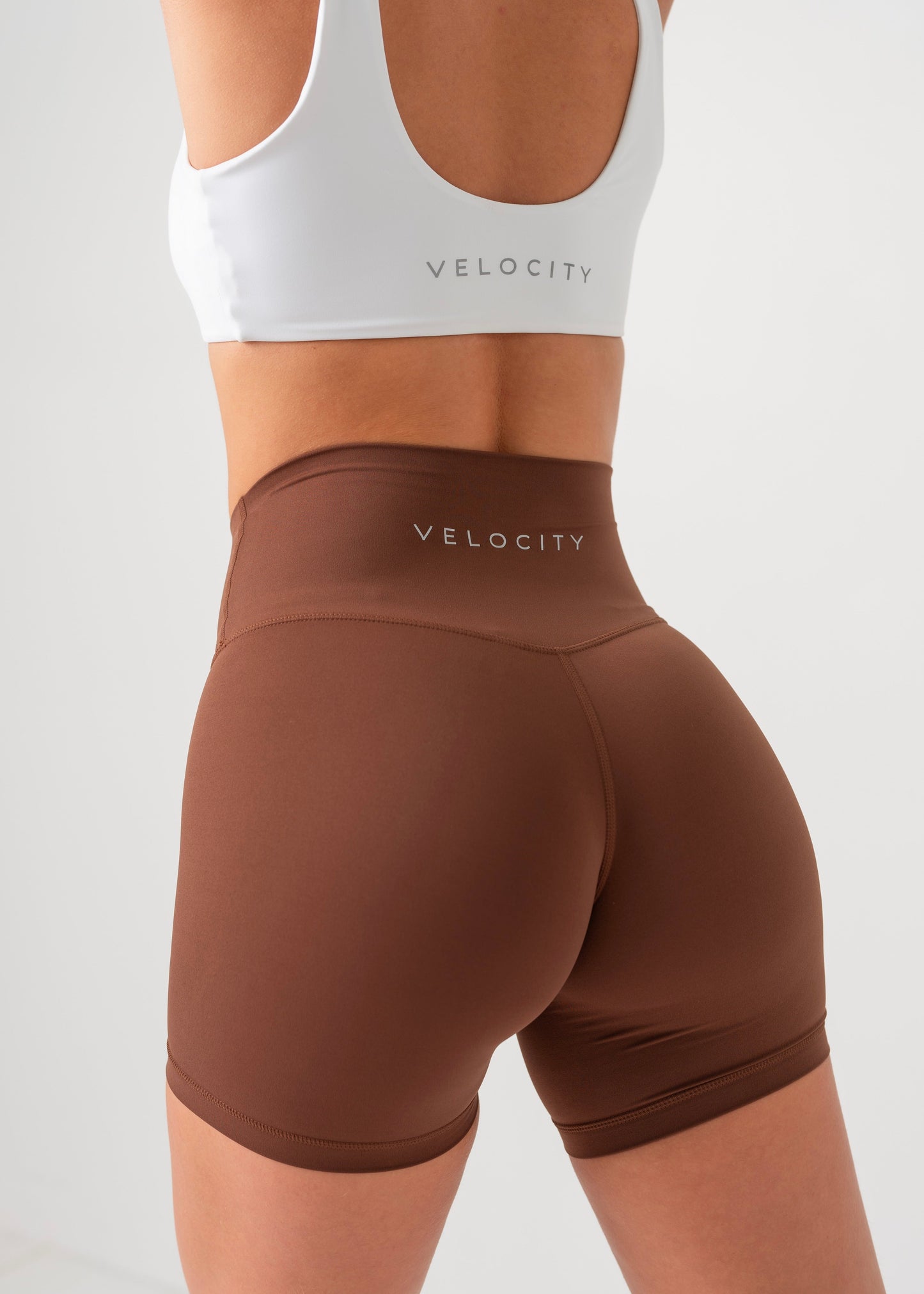 PERFORMANCE SHORTS - WARM CHOCOLATE