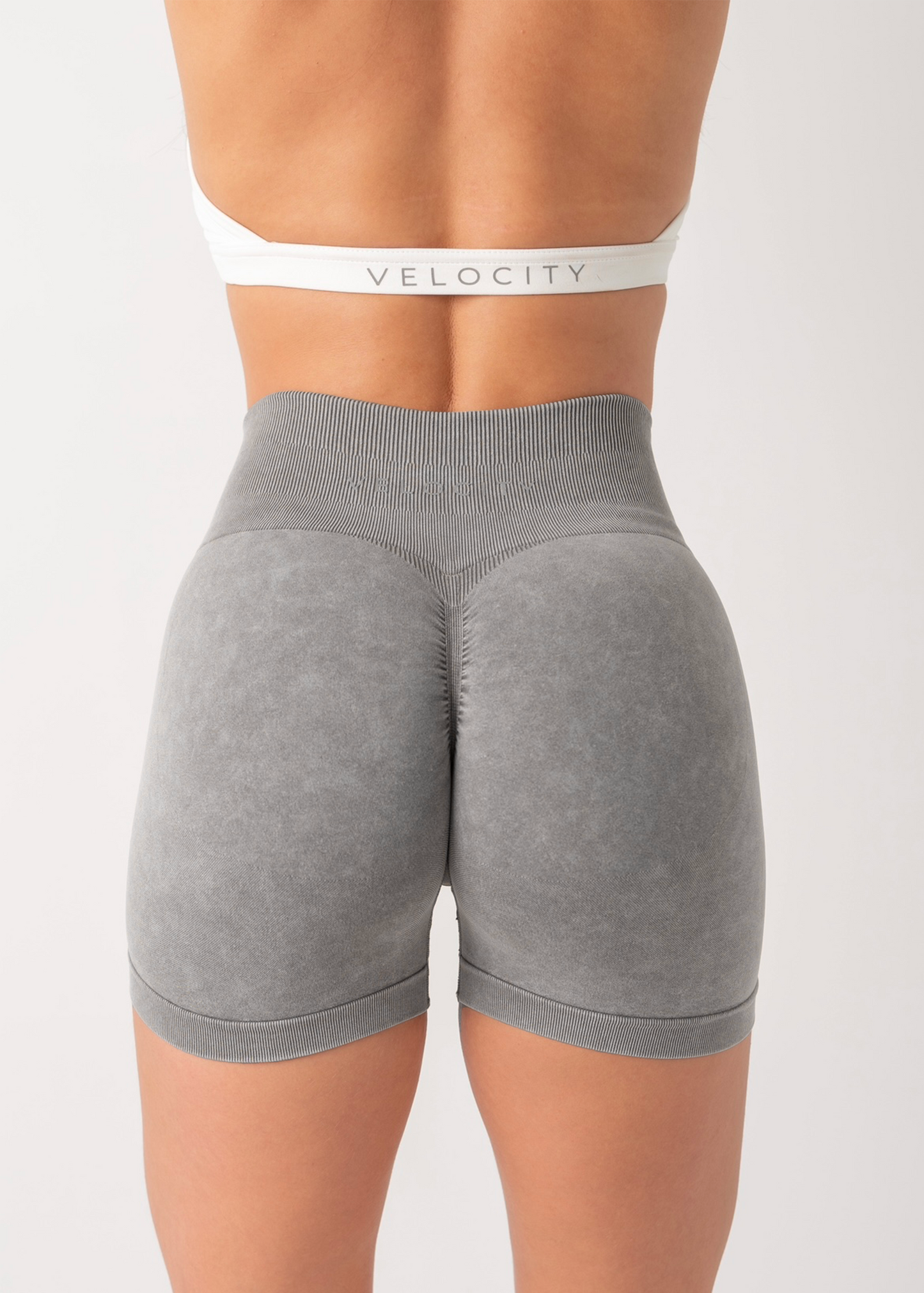 ULTIMATE SEAMLESS SCRUNCH SHORTS 2.0 - SLATE