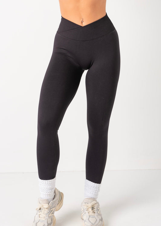 ULTIMATE SEAMLESS SCRUNCH LEGGINGS 3.0 - BLACK