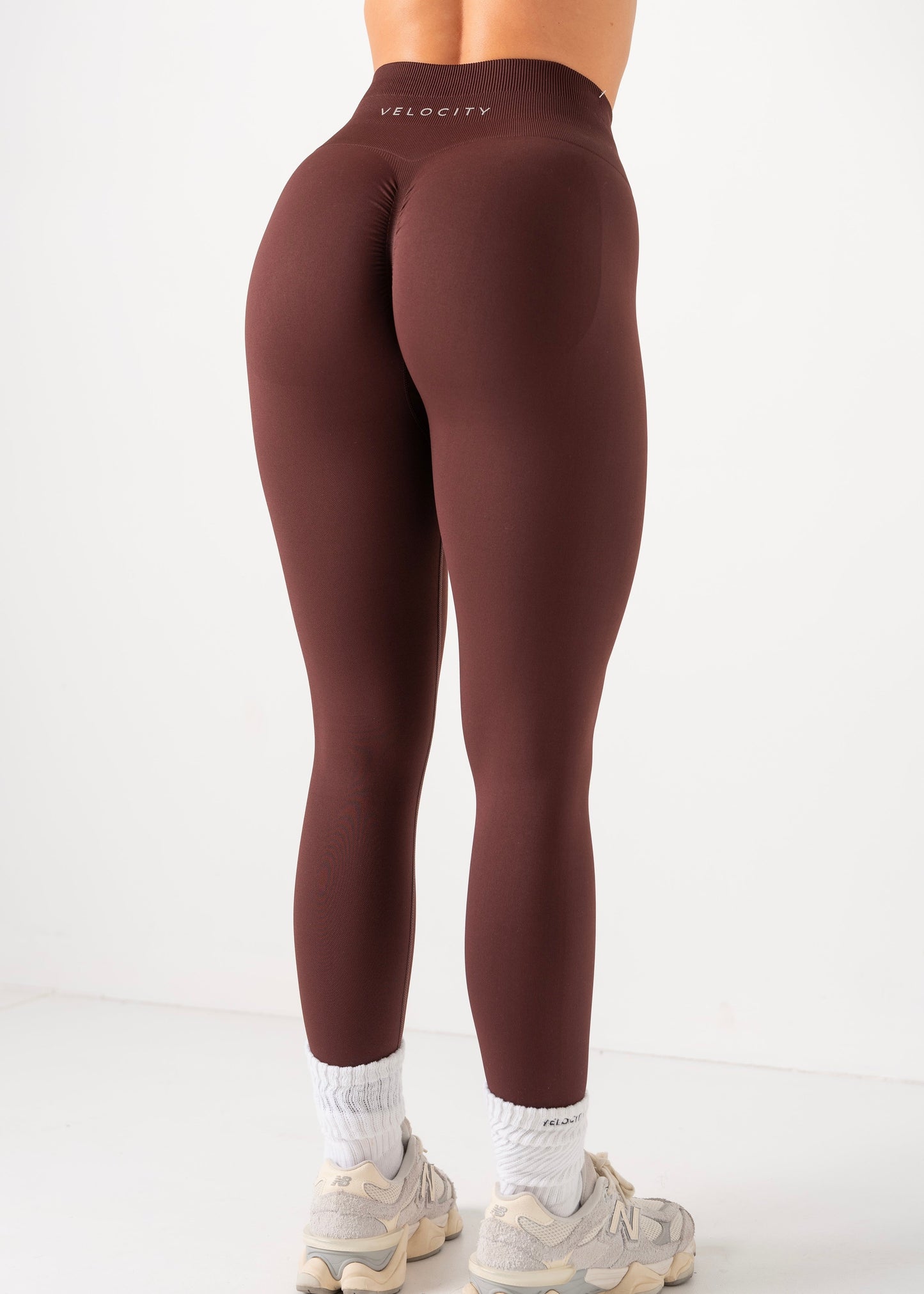 ULTIMATE SEAMLESS SCRUNCH LEGGINGS 2.0 - ESPRESSO