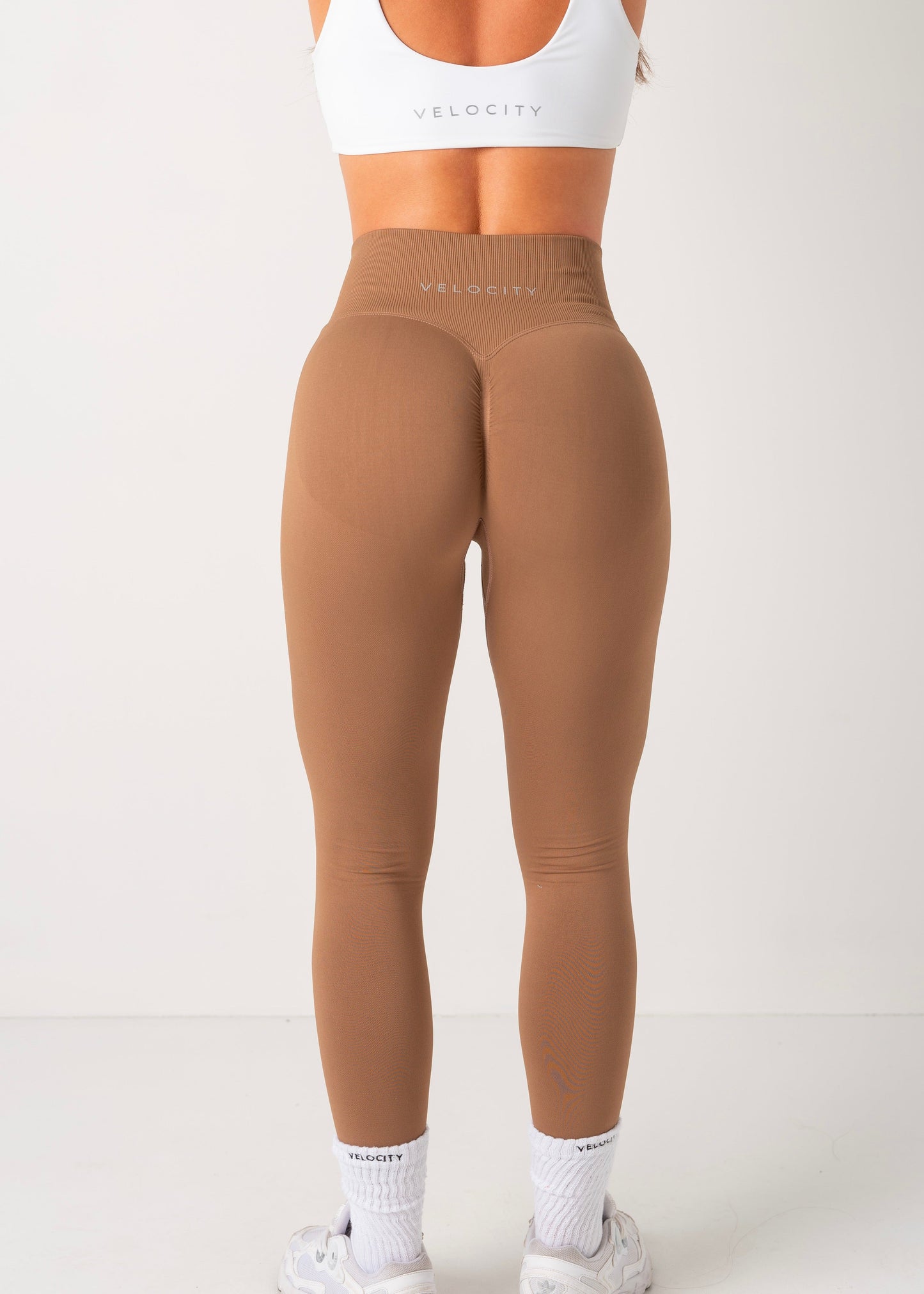 ULTIMATE SEAMLESS SCRUNCH LEGGINGS - MOCHA