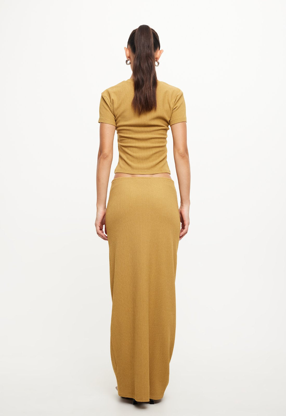 ESSENTIAL TEE - GOLD